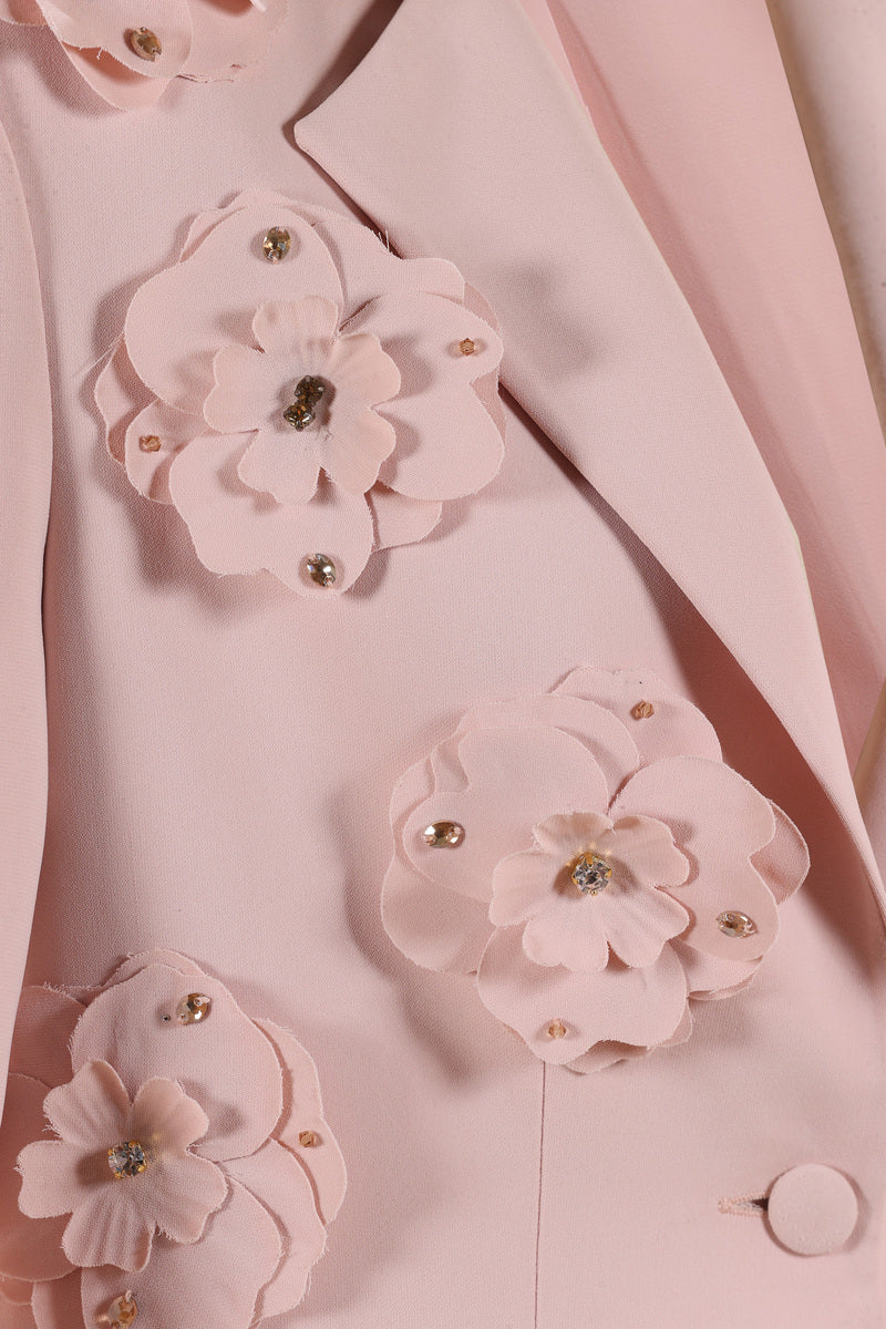AquaRel Studio Flora blazer in a stylish tailored design, featuring a structured fit and versatile fabric for professional or casual wear.