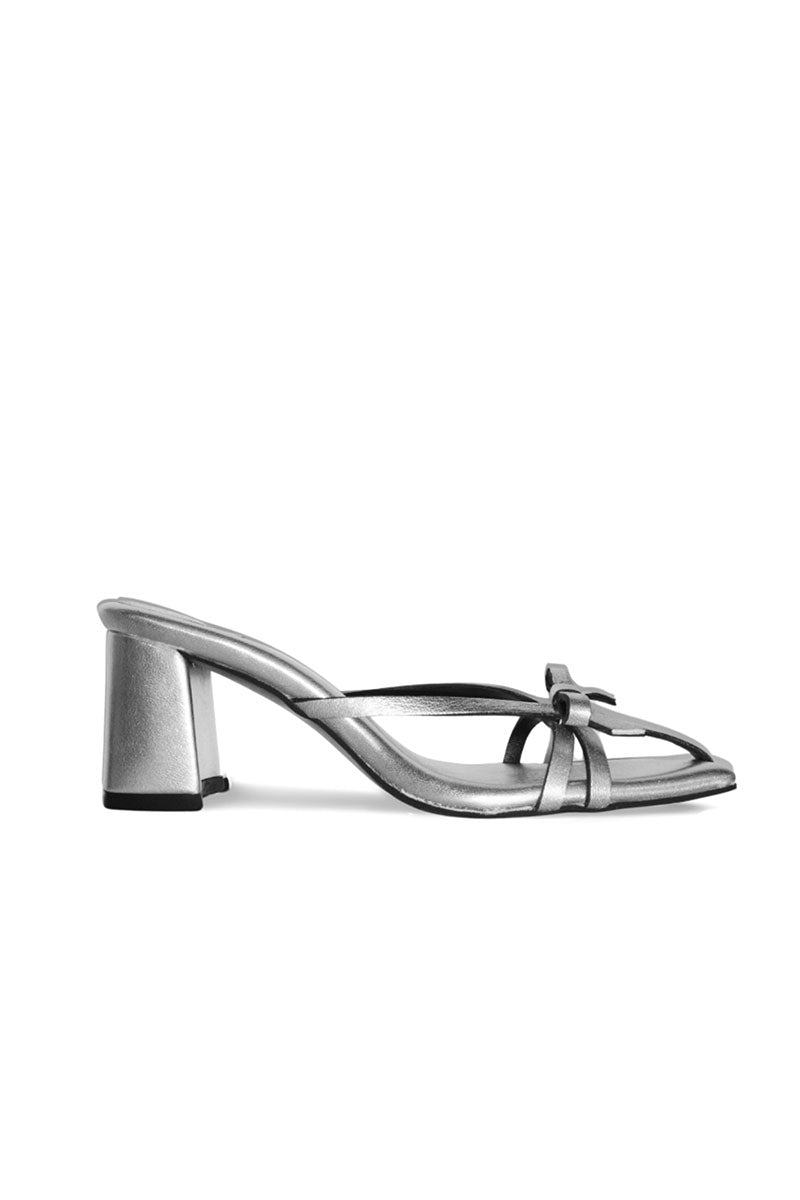 ADRIANNA SANDALS IN SILVER