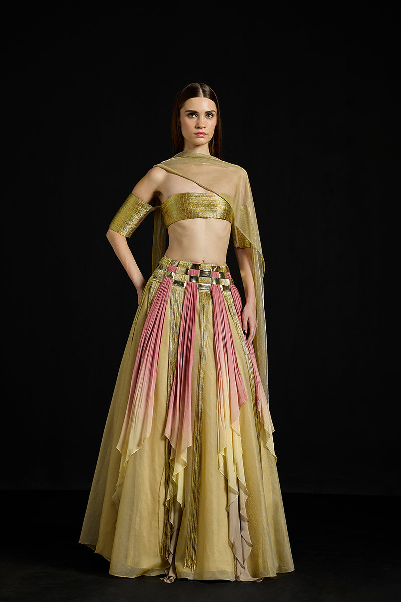 INTERWOVEN GRADIENT METALLIC ENSEMBLE