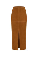 ZUT long Genya brown maxi skirt with flowing fabric and a high waist, styled for a casual or elegant look.