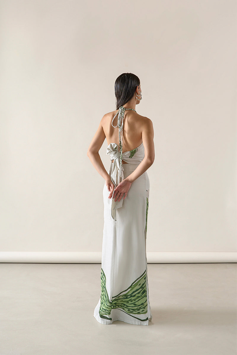 Green print Amal maxi skirt by Tinta Latina featuring flowy fabric and a stylish, vibrant design.