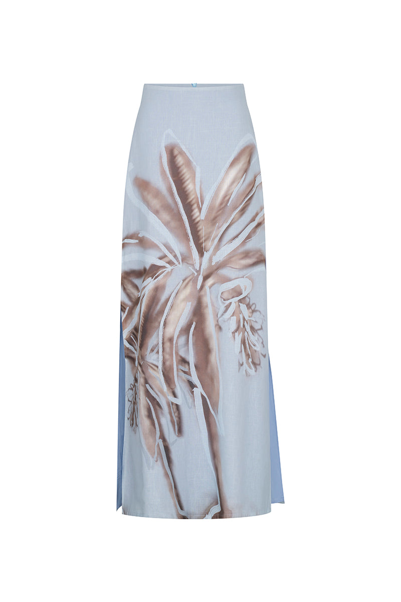 Tinta Latina Amal maxi skirt in soft blue fabric, flowing style with a comfortable waistband and elegant design.
