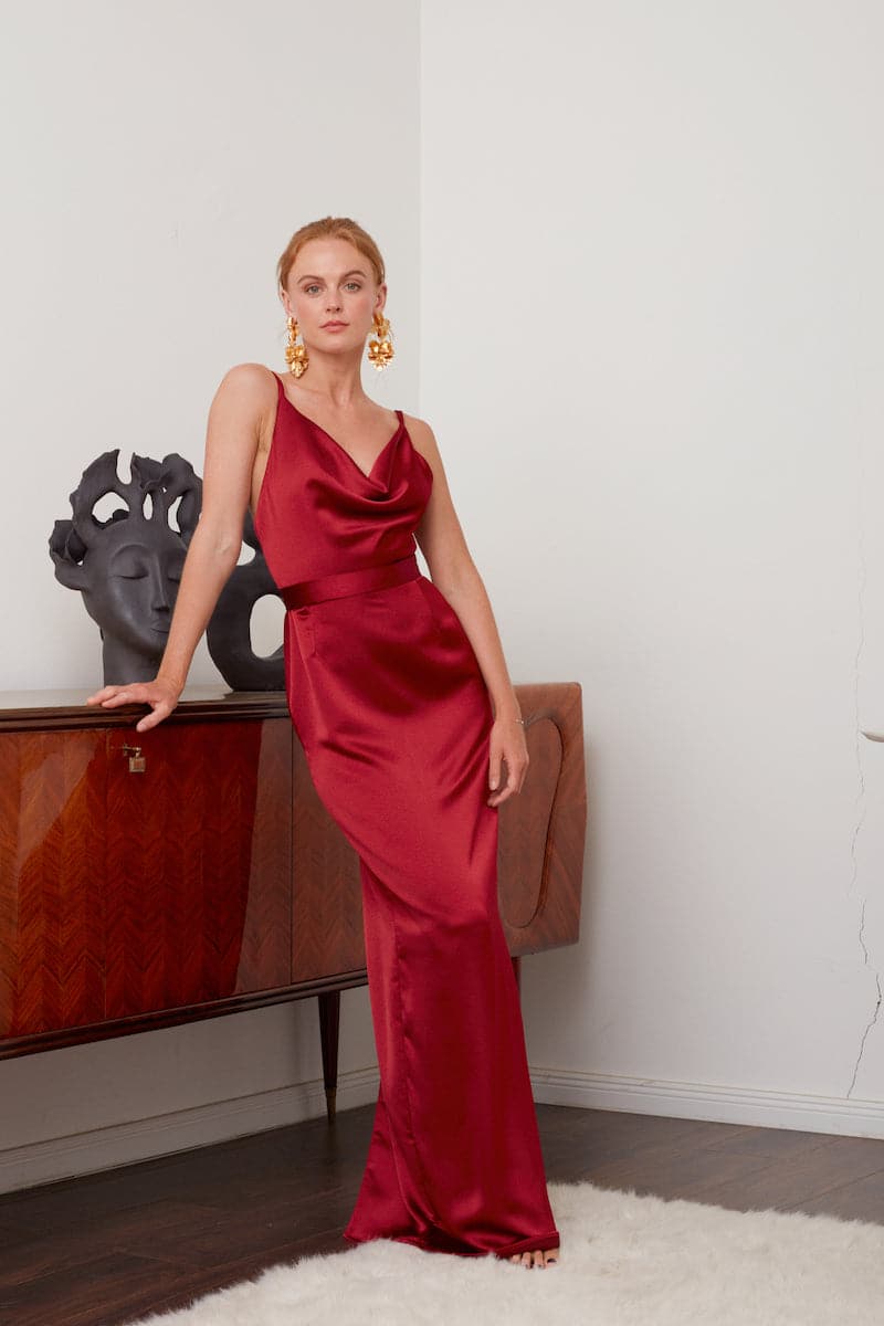 AMILA DEEP RED BACKLESS MAXI DRESS | CULT MIA