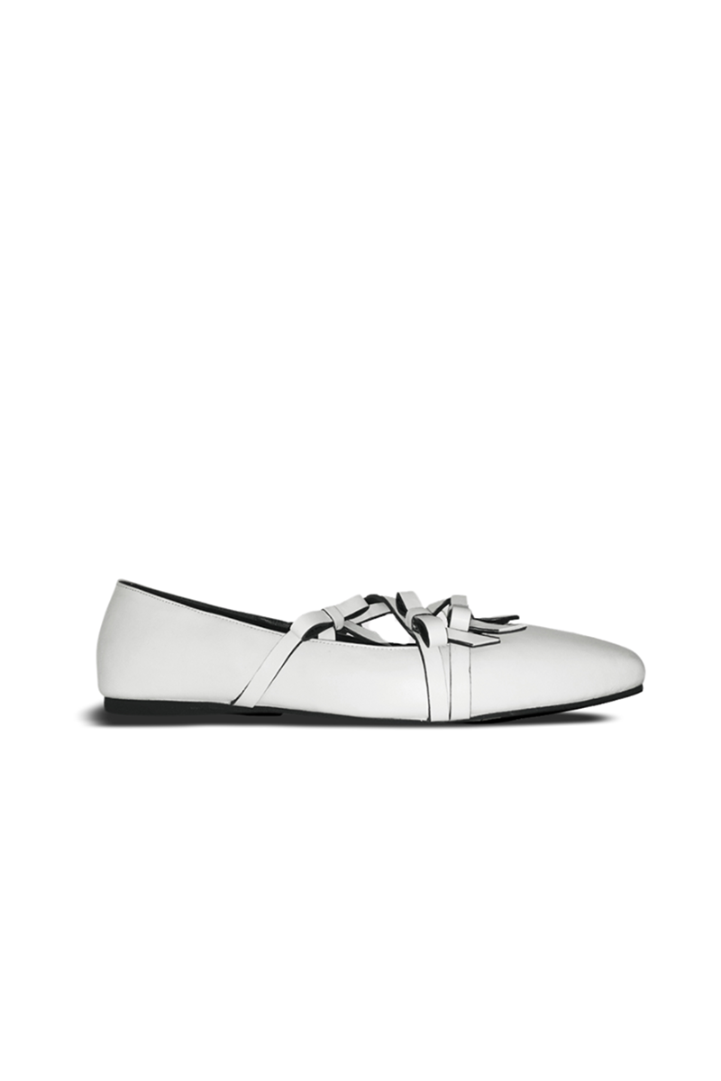 ANNAYA FLATS IN WHITE