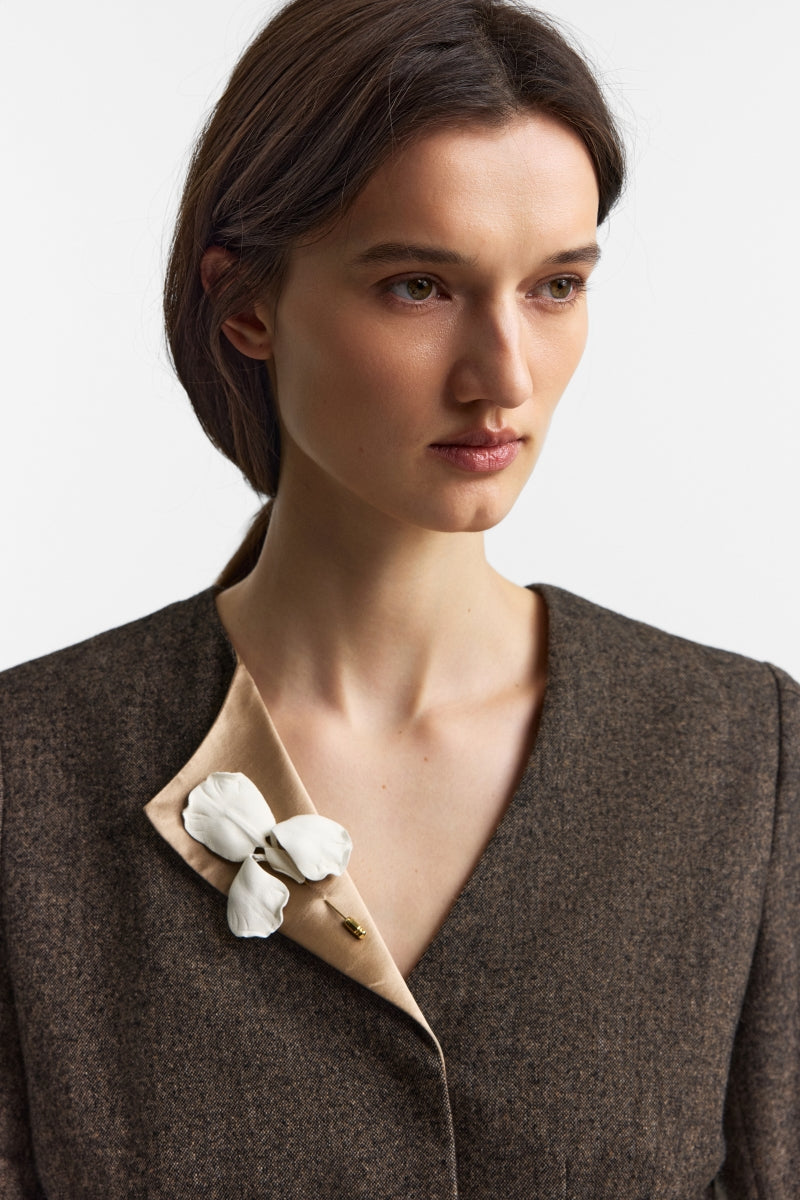 PODYH Seccesia brown blazer jacket with tailored fit, lapel collar, and stylish design, perfect for formal or smart-casual wear.