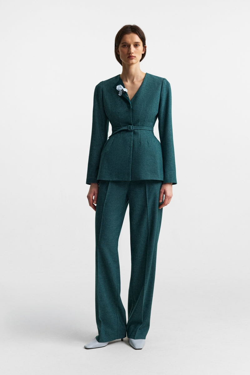 PODYH Seccesia blazer in rich teal, tailored blazer with a sleek fit, featuring a smooth fabric and classic design.