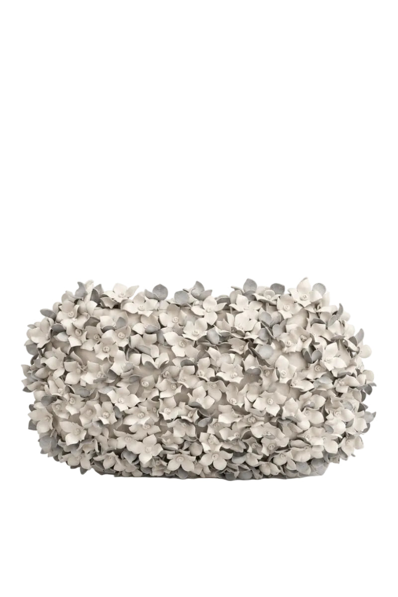PODYH Hortensia clutch bag in cloud white with sleek design and elegant finish, perfect for stylish evening accessories.