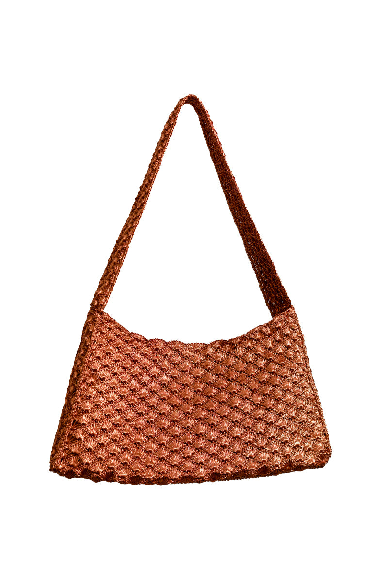 Copper shoulder bag with seashell design from Verdi's Arista Seashell collection, featuring a stylish, textured leather finish.