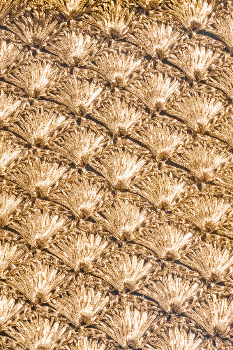 Gold Arista seashell shoulder bag by VERDI, featuring a stylish seashell design and elegant gold finish.