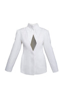 White high-neck pleated blazer by Blikvanger, featuring structured design and elegant tailoring, displayed on a mannequin.