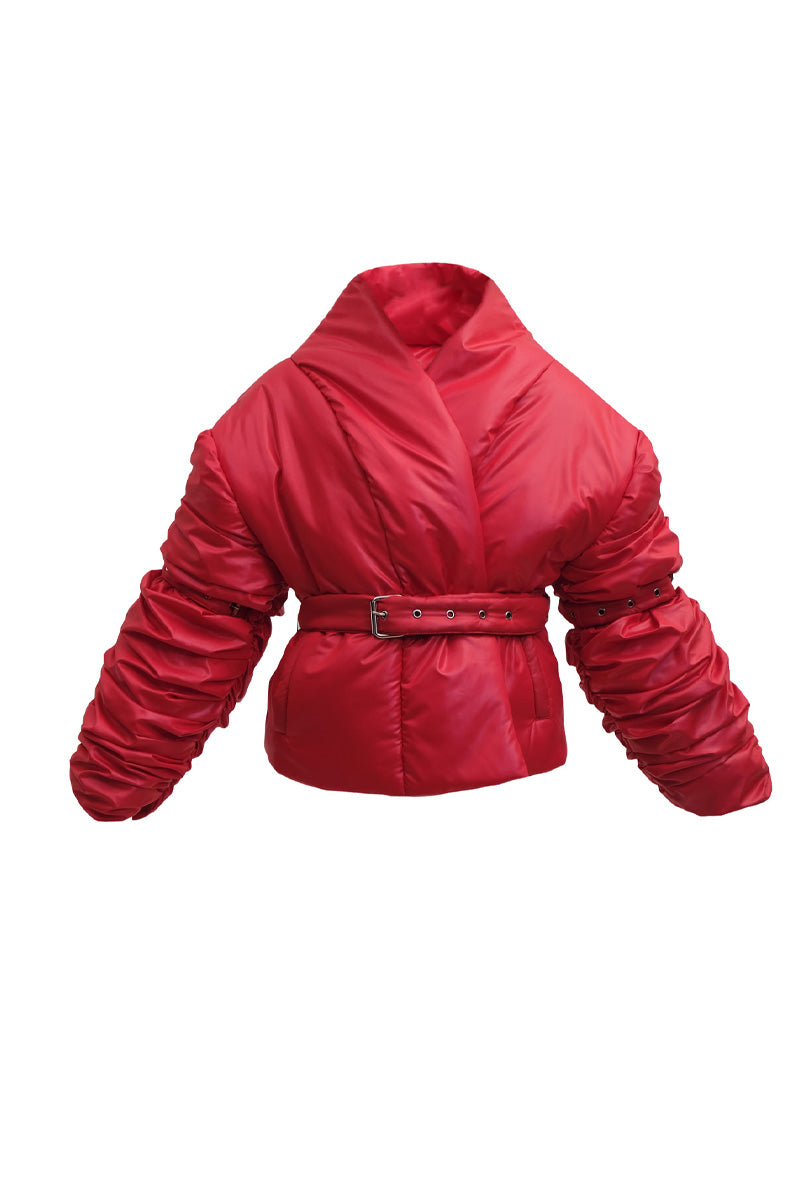 Red ruched sleeve puffer jacket by Blikvanger, showcasing its stylish design and textured fabric on a mannequin.