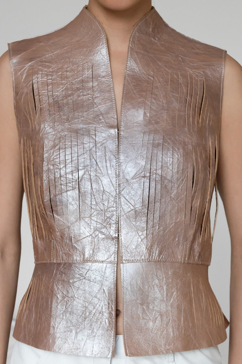 Double A AYLA II leather vest in dusty rose, stylish sleeveless jacket with smooth leather finish, perfect for layered outfits.