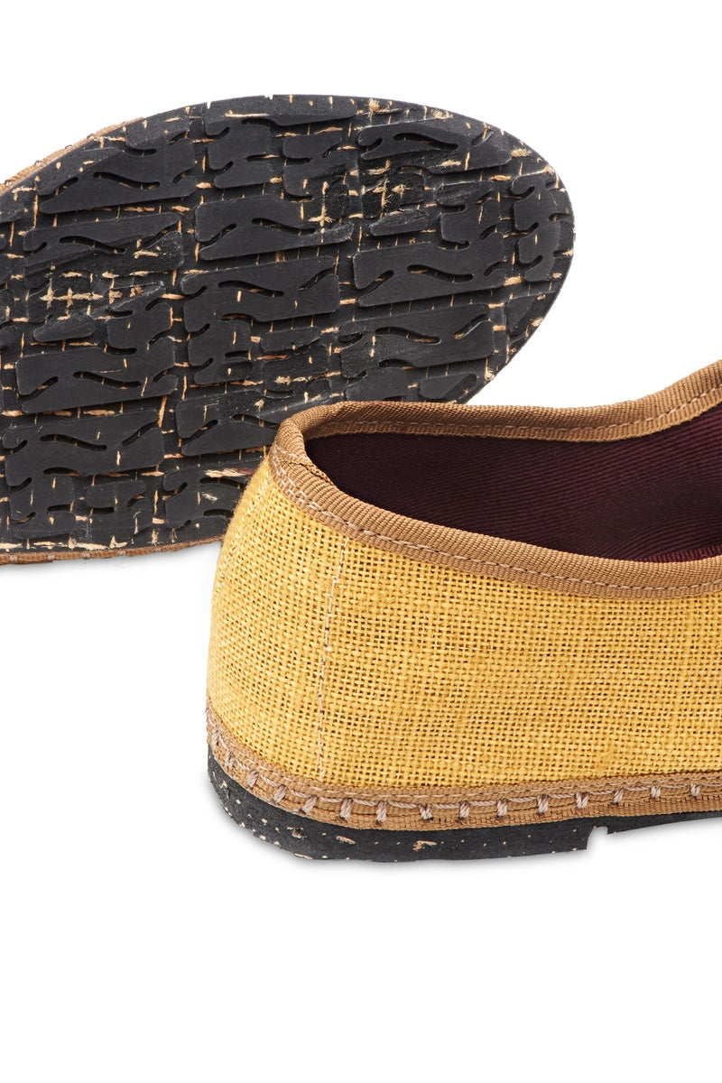 Flabelus Alessia flats in neutral color, stylish slip-on shoes with a rounded toe and comfortable design.