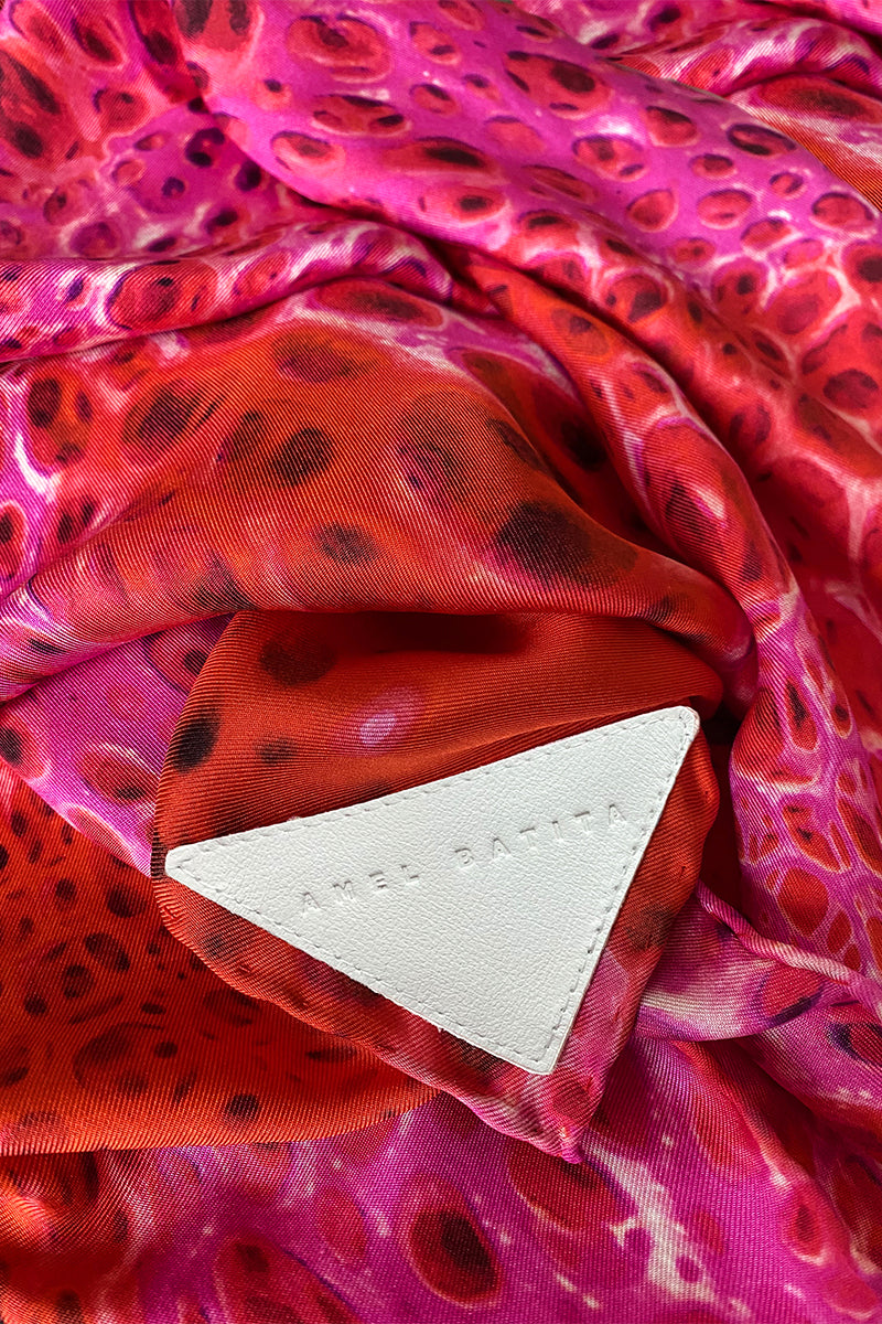 Amel Batita Amore Moussard small silk scarf with elegant floral pattern and vibrant colors, perfect for stylish accessories.