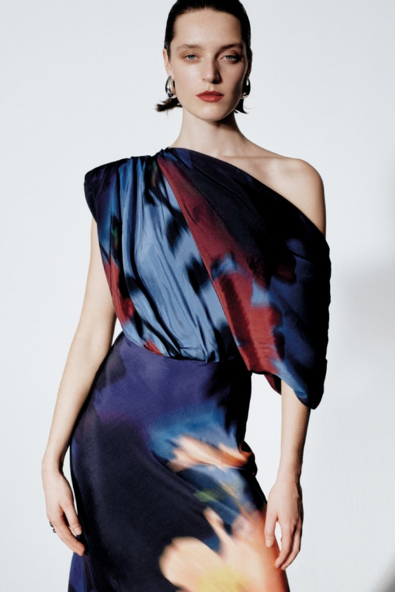 ANGELINA NAVY MAXI DRESS IN AMBER SKY - CULT MIA