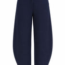 Maylé Vásquez arena pants in a stylish, comfortable design, featuring a relaxed fit and versatile look for casual wear.