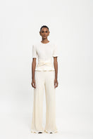 Maylé Vásquez Arena T-shirt top in off-white, casual shirt with a comfortable fit and stylish design.