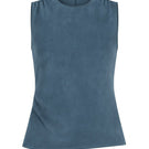 ZUT Arlington top in jean blue, casual sleeveless blouse with button details and a relaxed fit, perfect for everyday wear.