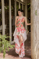 Do Long Paradise Breeze maxi dress featuring a flowing fabric and vibrant floral pattern for a stylish summer look.