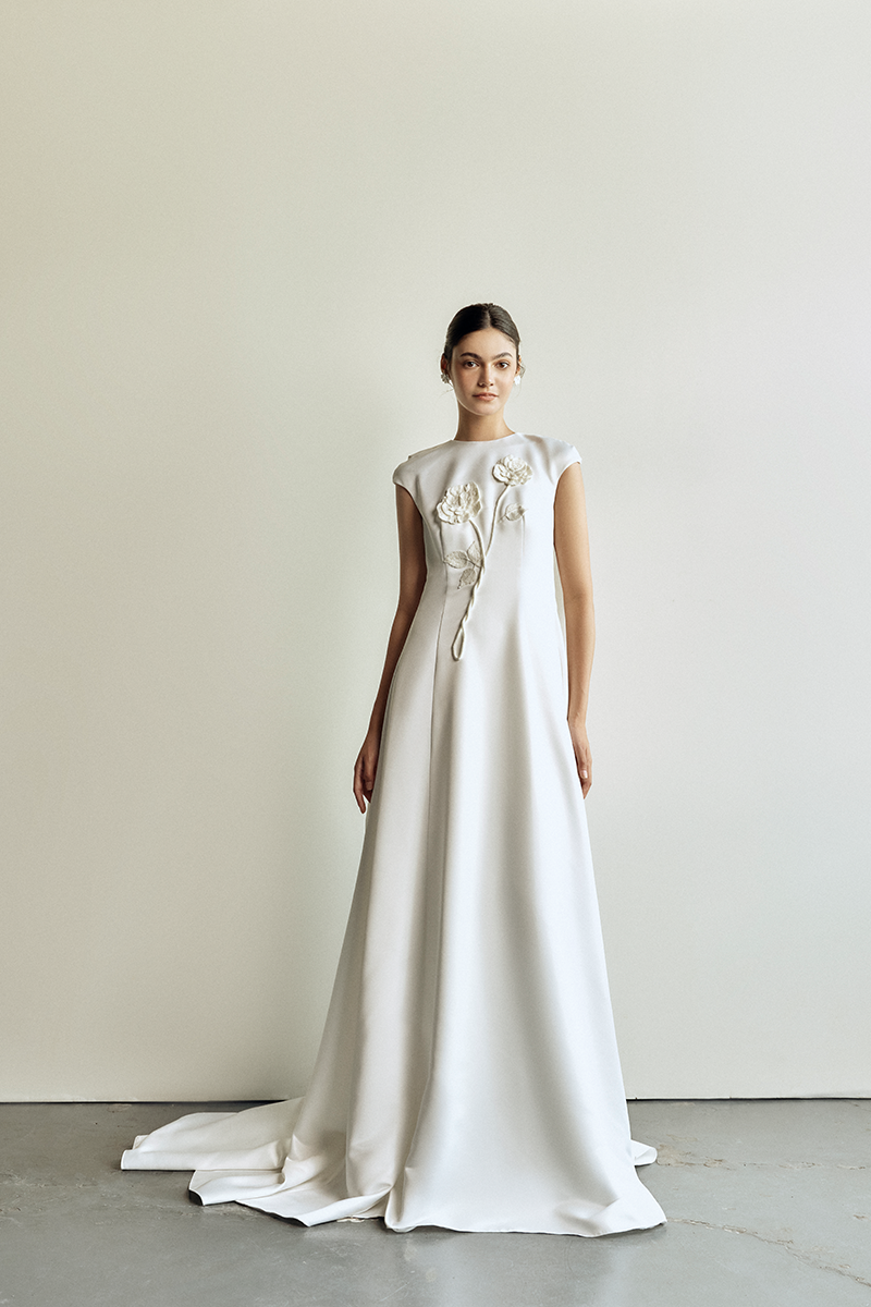 HILARY SIMPLY WHITE LONG GOWN - CULT MIA