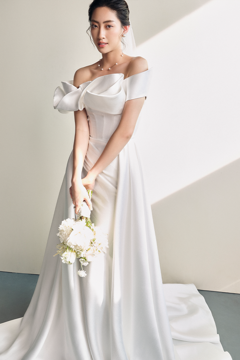 AMANDA SIMPLY WHITE OVER SKIRT GOWN - CULT MIA