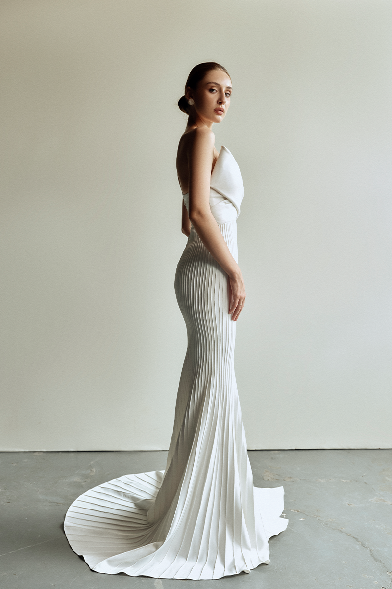 EMMA SIMPLY WHITE MERMAID GOWN | CULT MIA | Le Thanh Hoa EMMA SIMPLY WHITE MERMAID GOWN | CULT MIA | Le Thanh Hoa