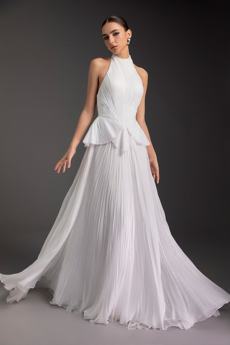 Le Thanh Hoa Snow Bloom gown featuring intricate floral lace and flowing fabric, perfect for elegant occasions.