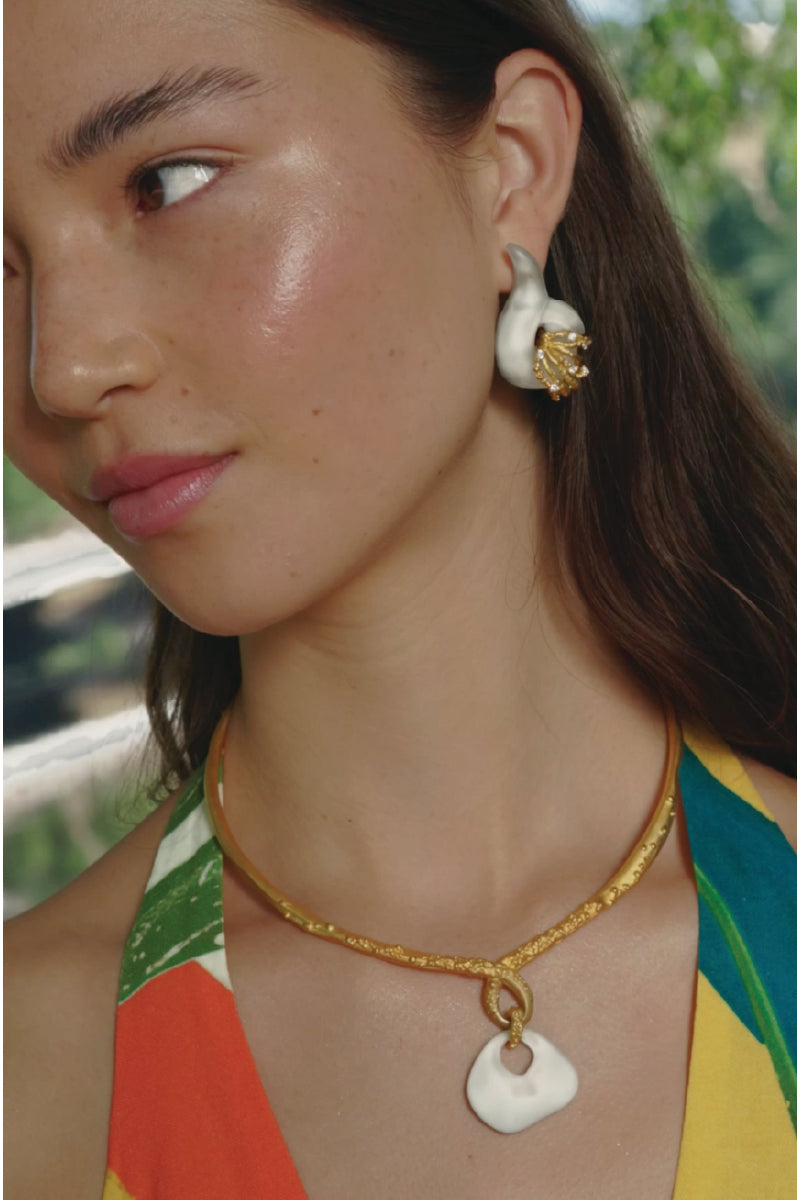 EMBER WHITE AND GOLD NECKLACE - CULT MIA