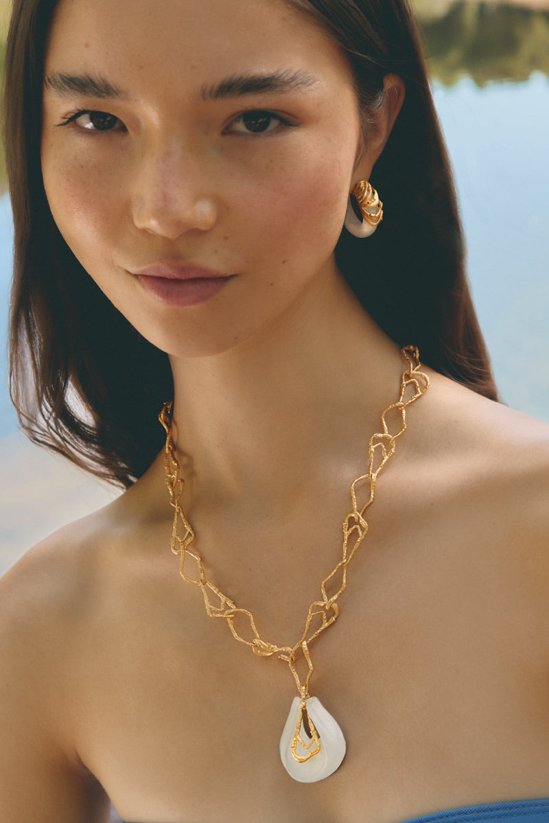 SOLARA WHITE AND GOLD NECKLACE - CULT MIA
