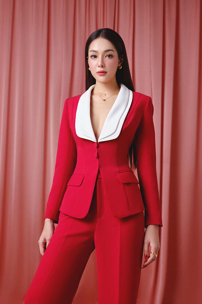 Do Long Crimson Power Suit Set co-ord featuring a tailored blazer and matching pants, styled for a sleek, modern look.