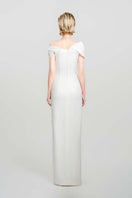 Do Long floral line maxi dress gown with a flowing silhouette and vibrant floral pattern, perfect for elegant occasions.