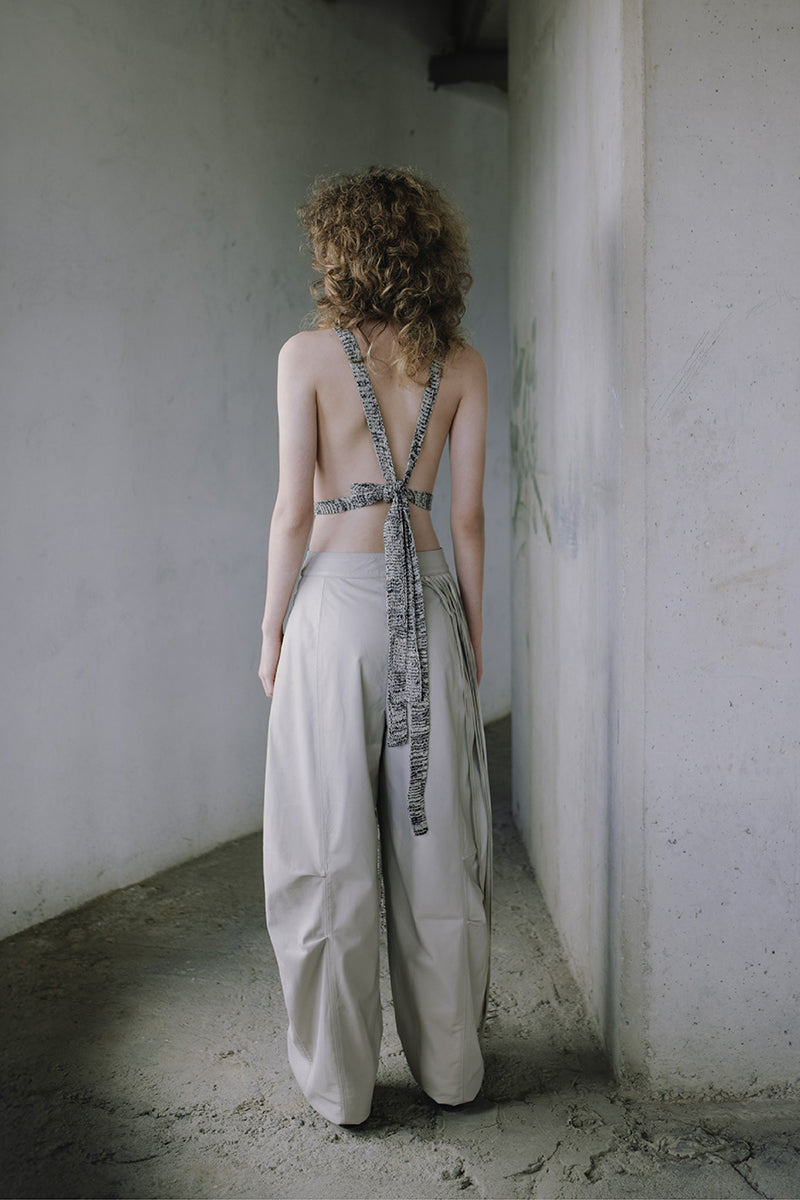 Ivory baggy leather fringe pants by MAZ Manuela Álvarez with relaxed fit and fringe details, stylish and comfortable for casual wear.