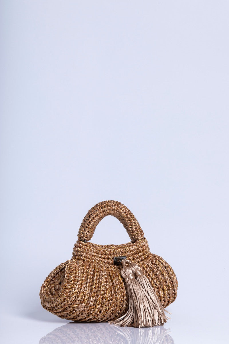 Gold Catarina Mina Cantiga clutch bag with elegant design and textured finish, perfect for evening or formal occasions.