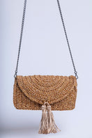 Gold Catarina Mina Horizonte shoulder bag with sleek design and shoulder strap, showcasing a stylish accessory for everyday use.