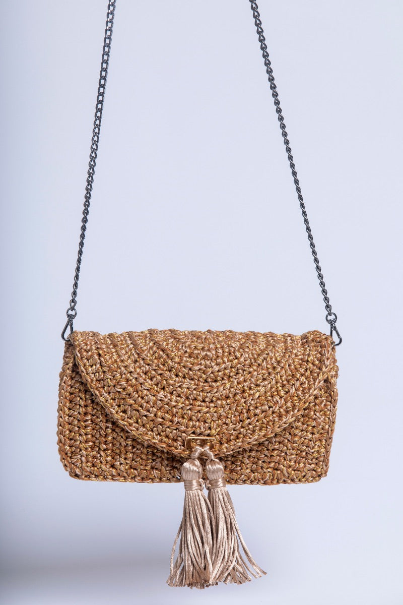 Gold Catarina Mina Horizonte shoulder bag with sleek design and shoulder strap, showcasing a stylish accessory for everyday use.