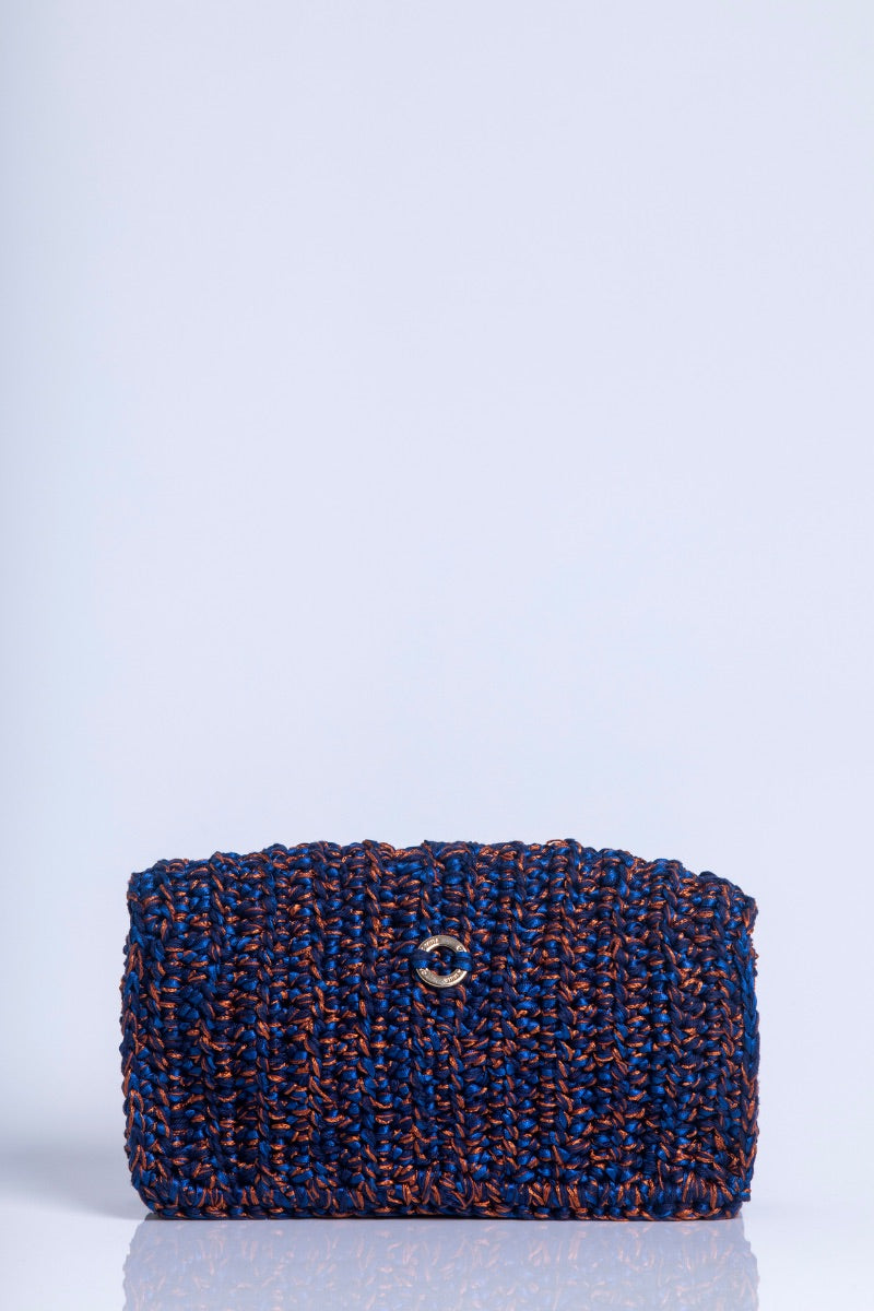 Catarina Mina Horizonte Terrablue shoulder bag with structured design and adjustable strap, featuring textured leather finish.