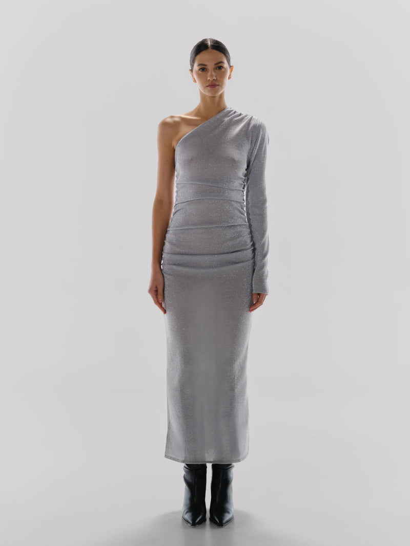 فستان إيزاو المتلألئ