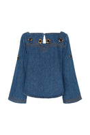 DUMA&CO GESTO blouse, stylish shirt with a relaxed fit, featuring soft fabric and modern design, shown in a close-up image.