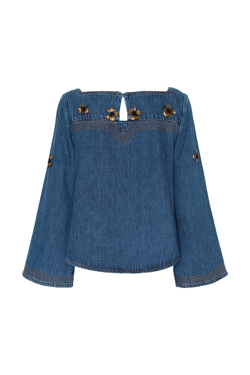 DUMA&CO GESTO blouse, stylish shirt with a relaxed fit, featuring soft fabric and modern design, shown in a close-up image.