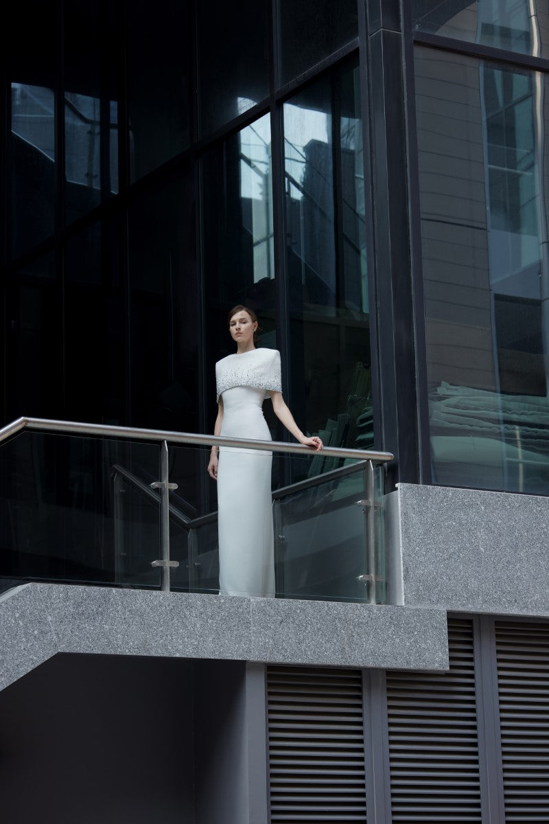 BRADFORD WHITE GOWN WITH SHOULDER CAPE - CULT MIA