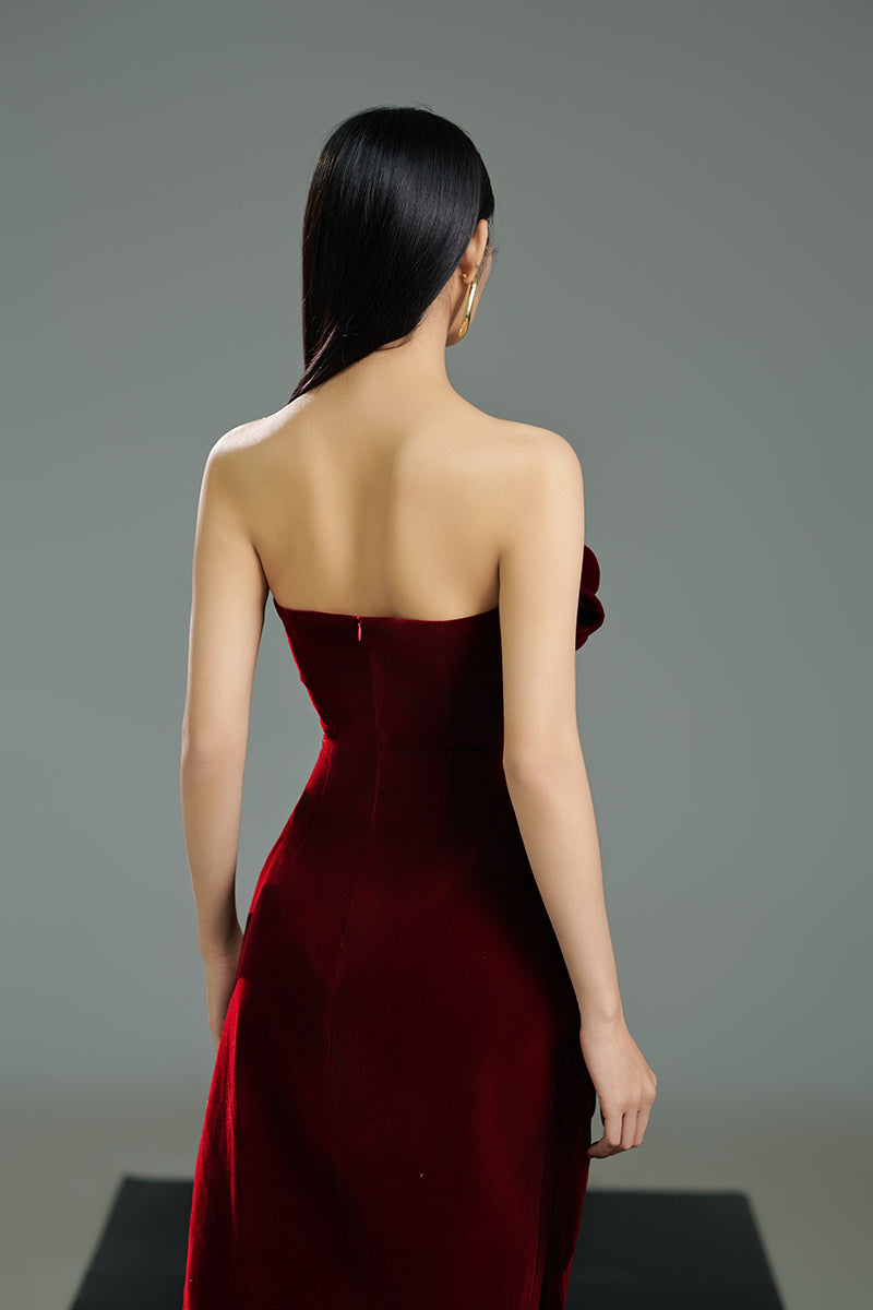 VELVET V-NECK PETAL STRAPLESS VELVET MIDI DRESS IN RED | CULT MIA | HAPPY CLOTHING VELVET V-NECK PETAL STRAPLESS VELVET MIDI DRESS IN RED | CULT MIA | HAPPY CLOTHING
