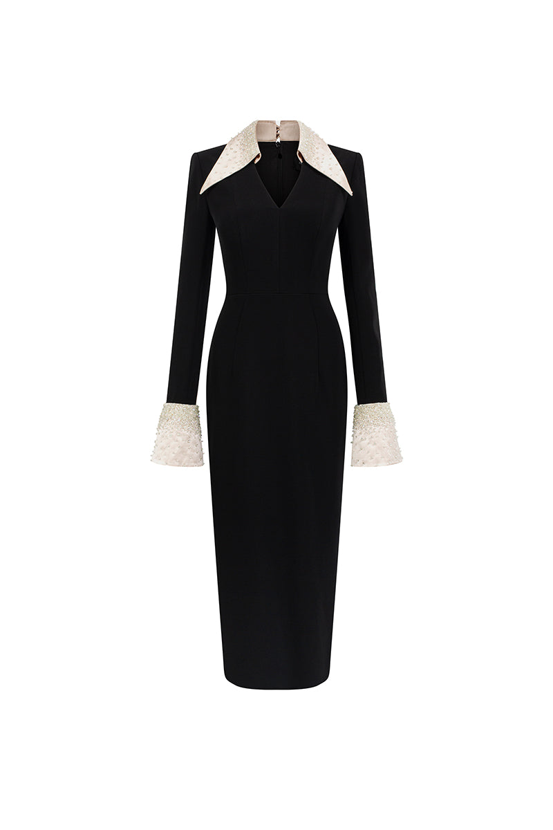 ROBE À COL EN V, MANCHES ÉVASÉES, LONGUEUR JUSQU'AU GENOU, NOIRE ET BEIGE
