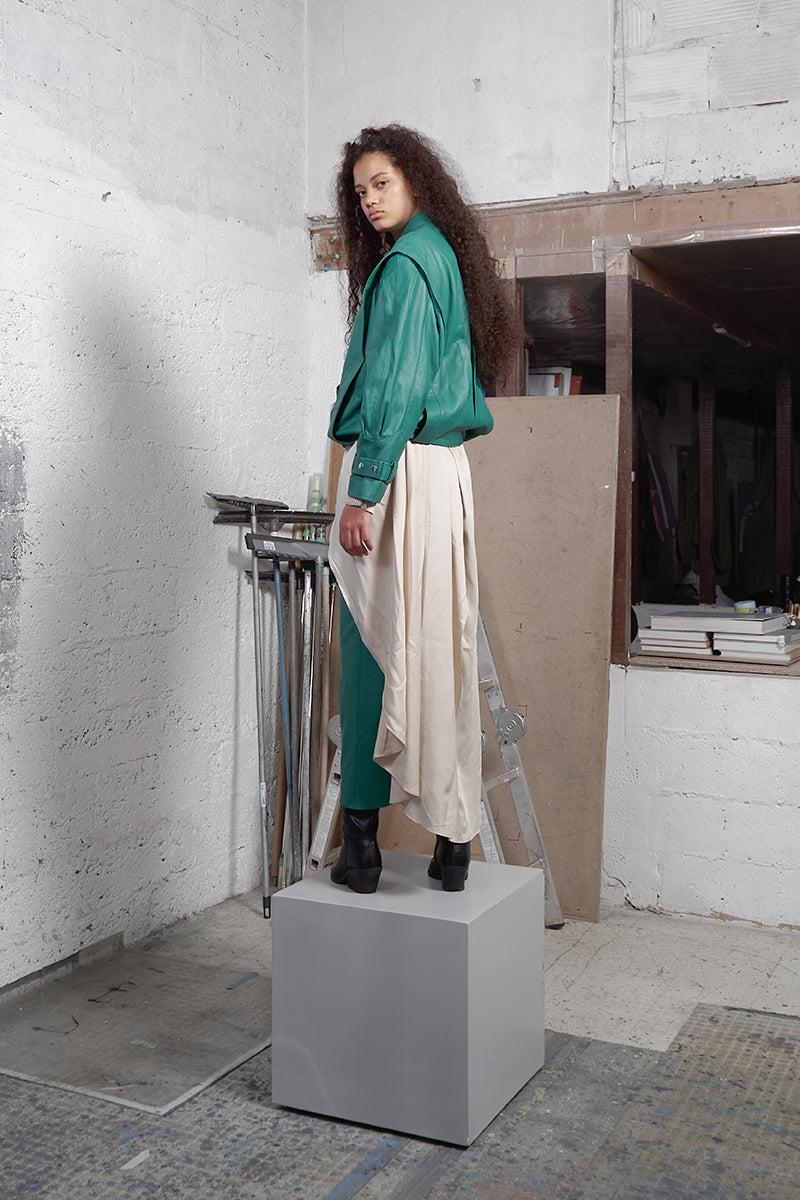 Maz Manuela Álvarez bomber leather jacket in Milano green, stylish and fitted, shown on a model.