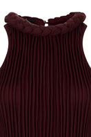 Wine red braided furrows top by MAZ Manuela Álvarez, stylish shirt with braided details, displayed on a mannequin.