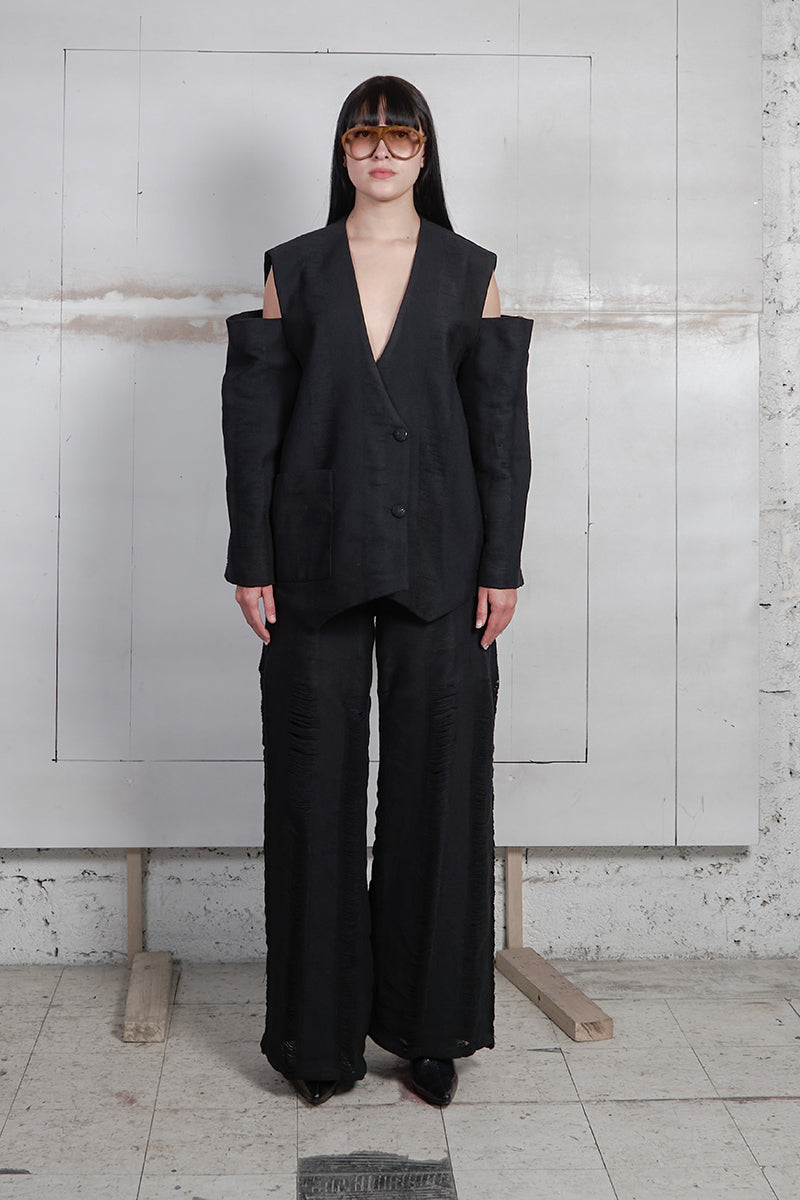 Black Bridge Weave Blazer Suit by MAZ Manuela Álvarez, tailored blazer jacket with structured design and classic fit.