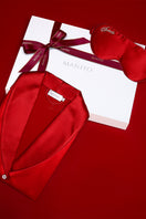 Manito wedding eye mask and pajamas gift box, featuring soft pajamas and a matching eye mask in an elegant gift set.