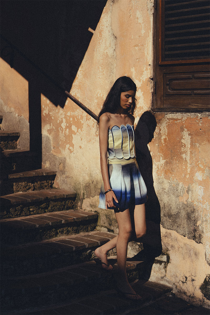 Maylé Vásquez Serenito shorts in lightweight fabric with a relaxed fit, displayed on a neutral background.