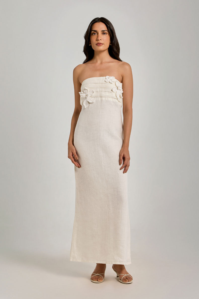 White COMO dress by Summer Away, a stylish maxi dress with flowing fabric and elegant design, perfect for summer wear.