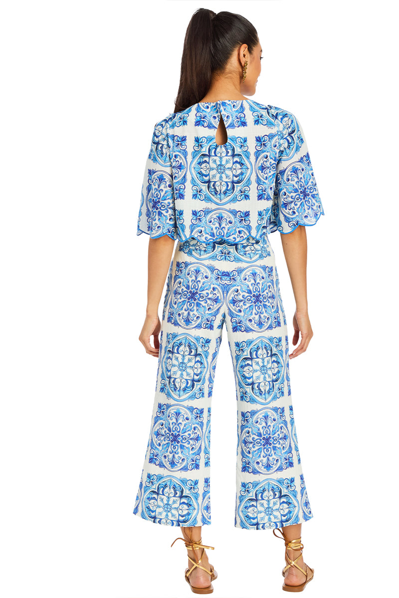 Mestiza New York Taylor cropped pants in Azulejo blue, featuring a stylish, relaxed fit with a vibrant blue pattern.