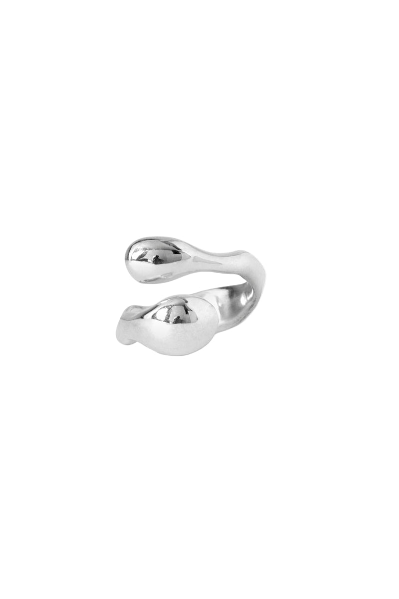 Silver CICLO ring by Eugenia Ospina featuring a sleek, modern design with a smooth band and minimalist style.